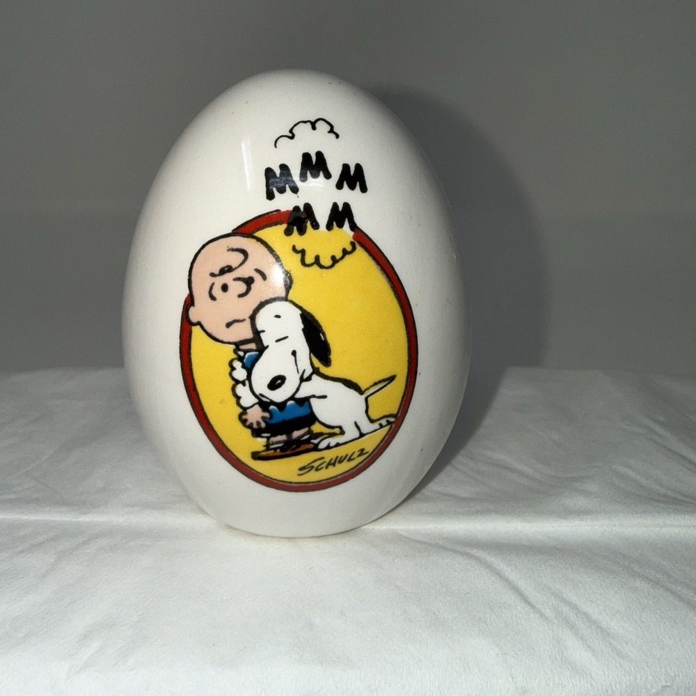 Vtg.  Peanuts Snoopy & Charlie Brown Ceramic Egg By Aviva Japan